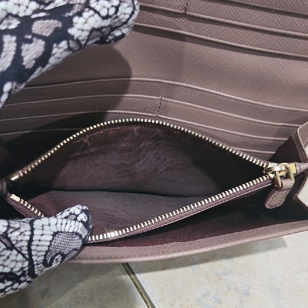 Prada Metallic Dusty Rose Saffiano Continental Wallet - Picture 13 of 16